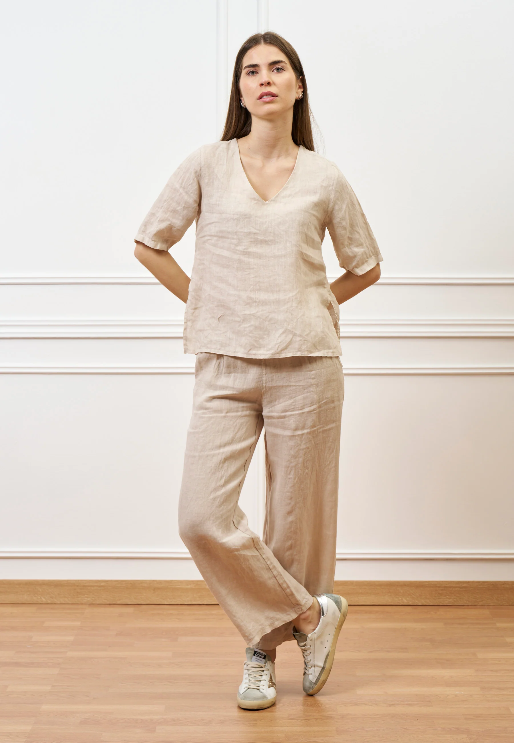 Blusa con scollo a V in lino - BEIGE - Image 4