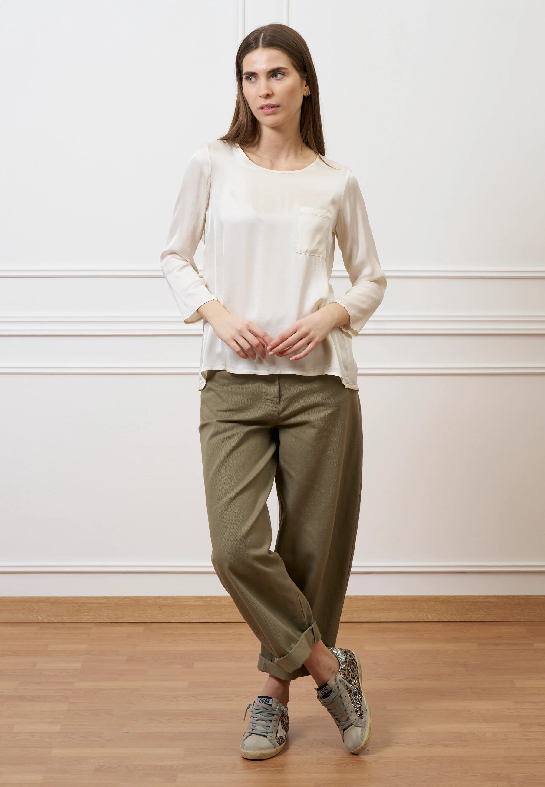 Blusa con taschino e arriccio retro - AVORIO - Image 4