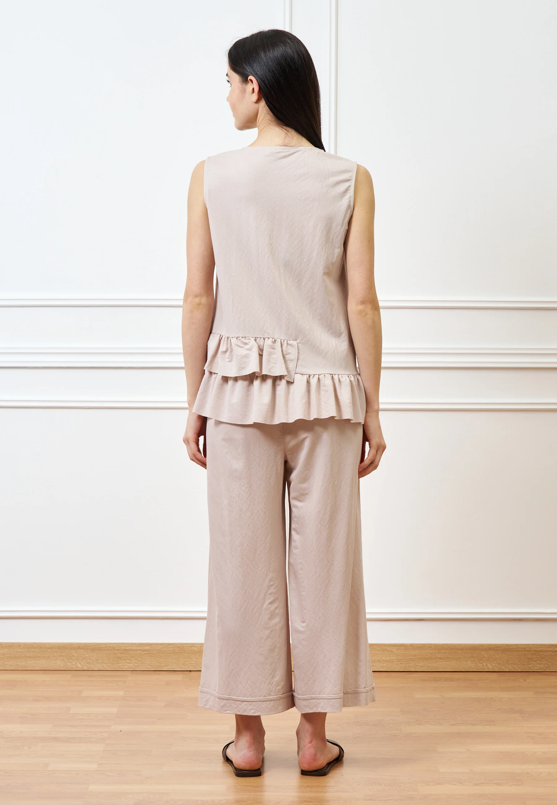 Blusa smanicata con volant sul fondo - BEIGE - Image 8