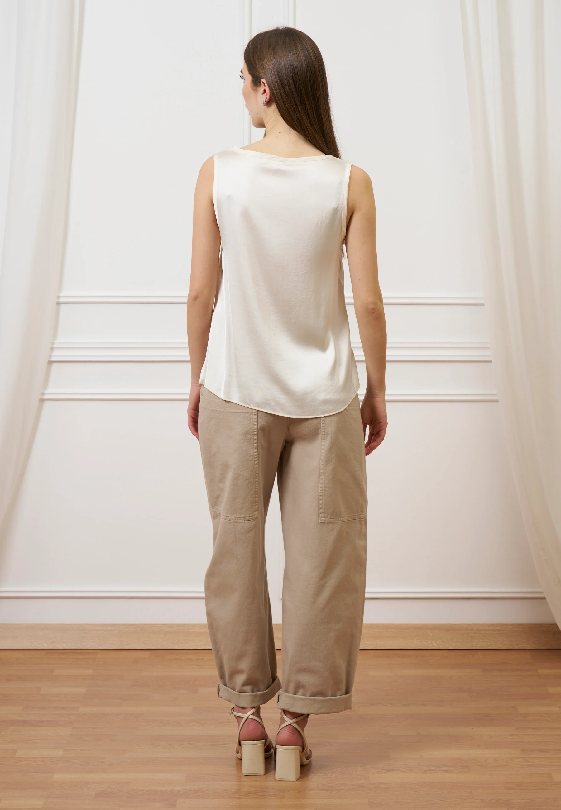 Blusa smanicata in raso di viscosa - AVORIO - Image 5