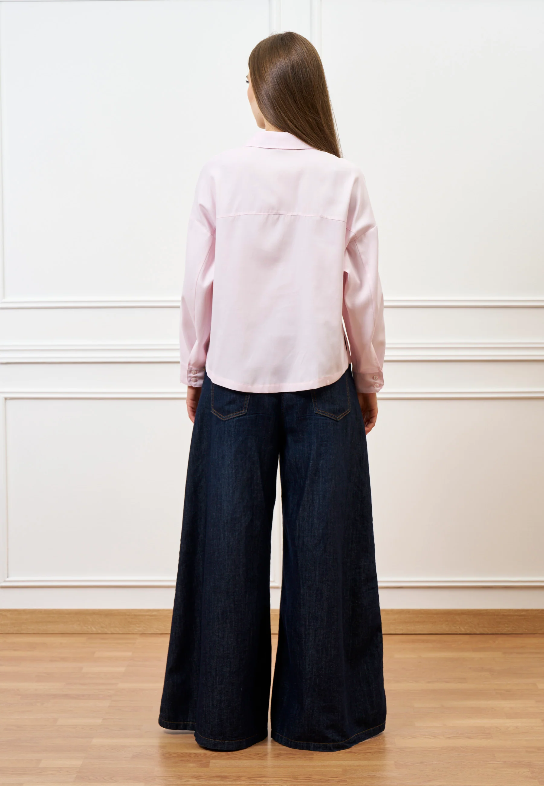 Camicia con scollo a V e spacchetti - ROSA - Image 5