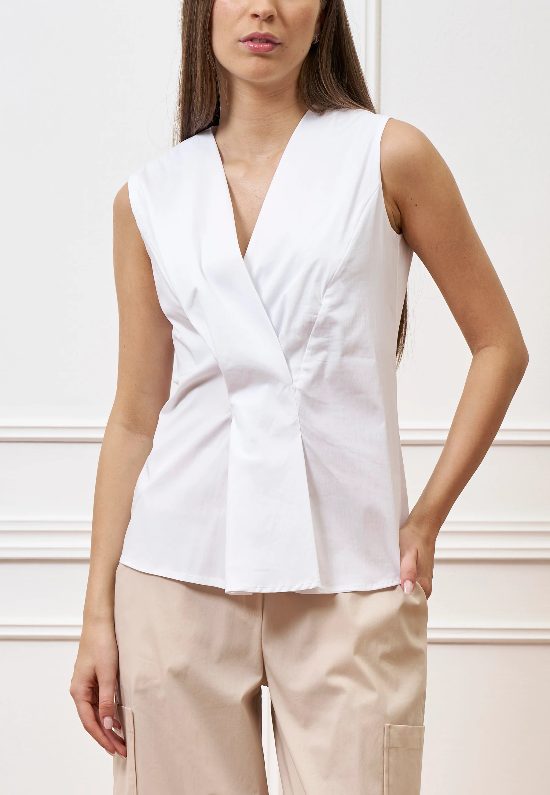 Camicia smanicata con pince in vita - BIANCO - Image 2
