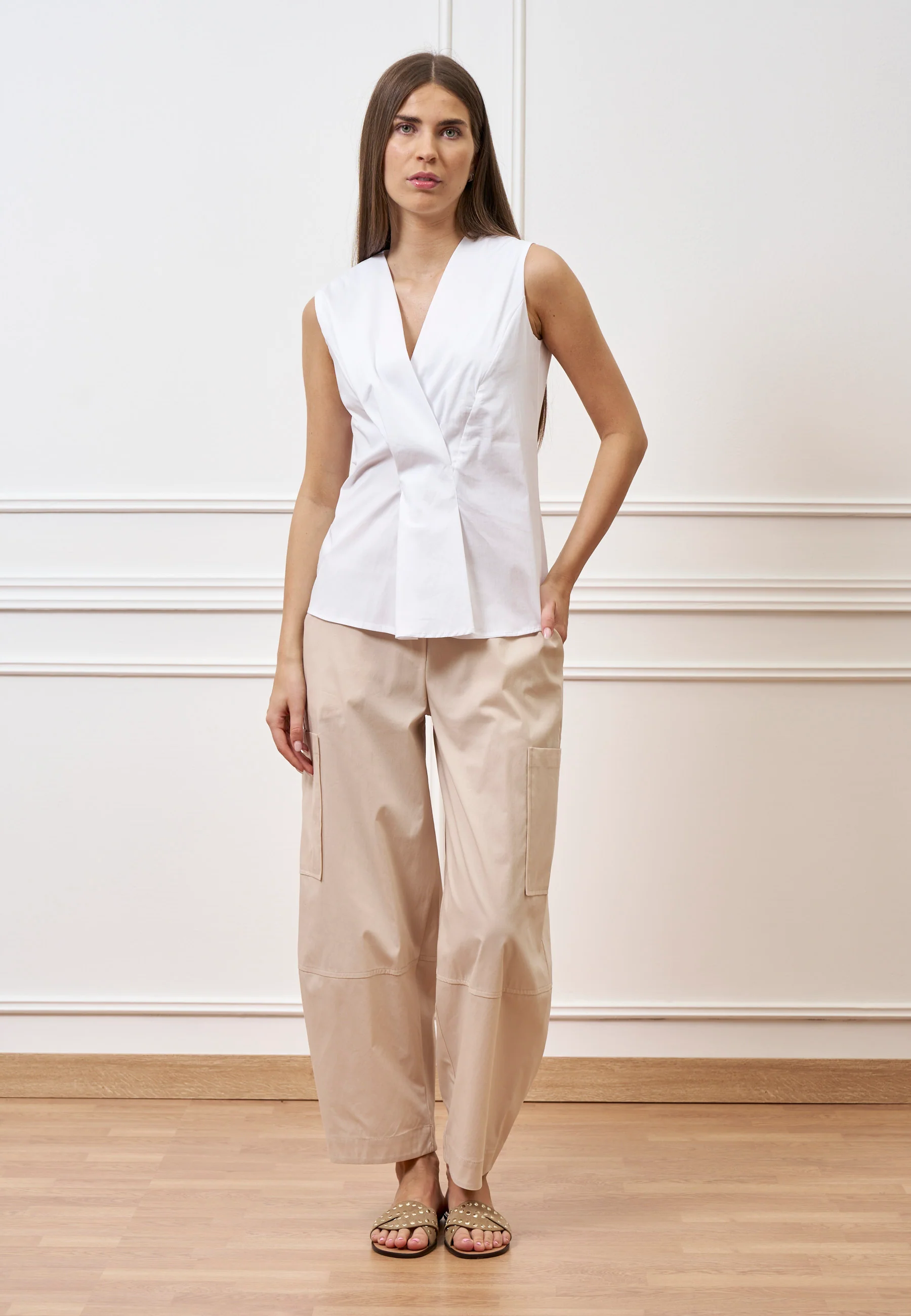 Camicia smanicata con pince in vita - BIANCO - Image 3