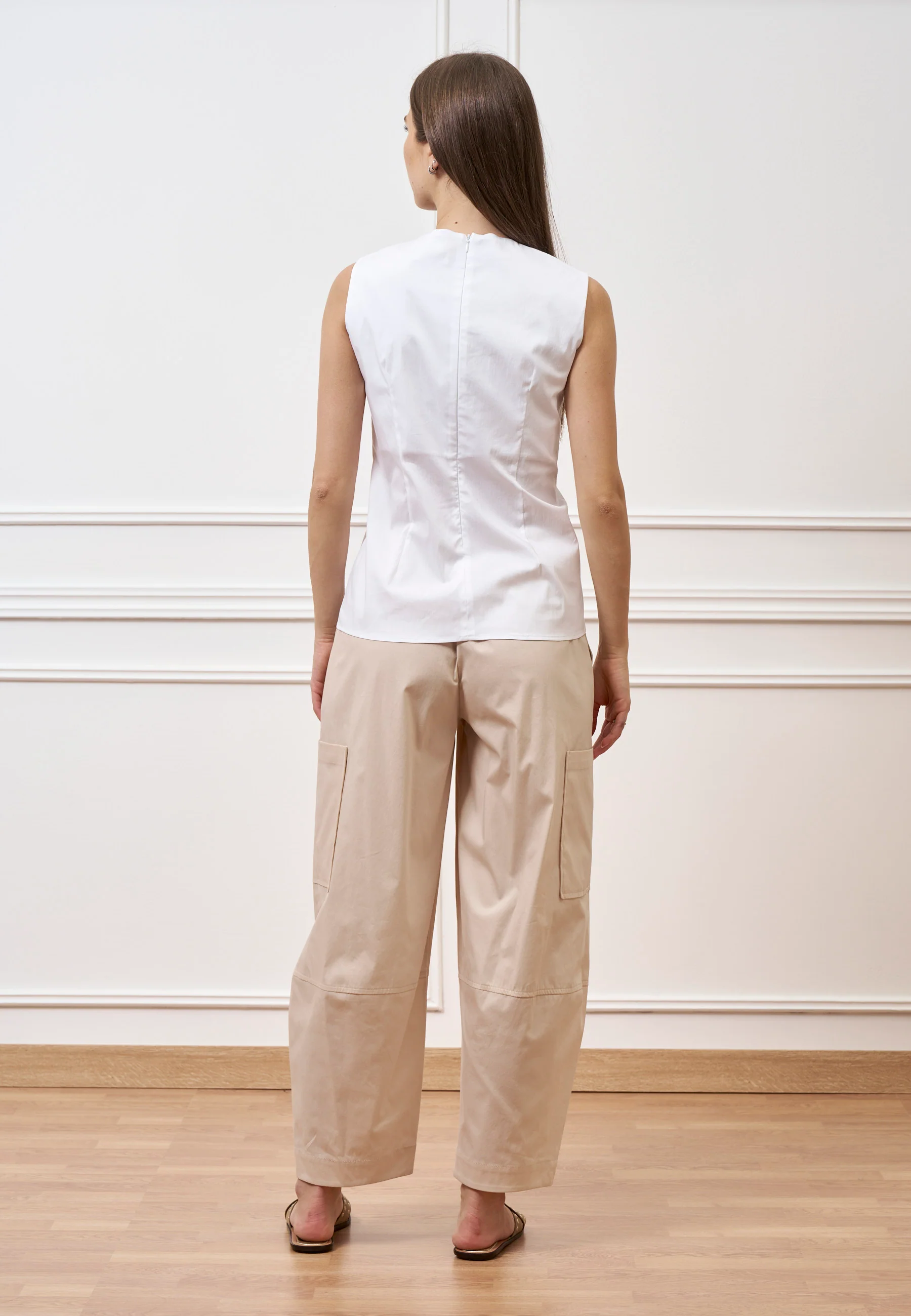 Camicia smanicata con pince in vita - BIANCO - Image 5