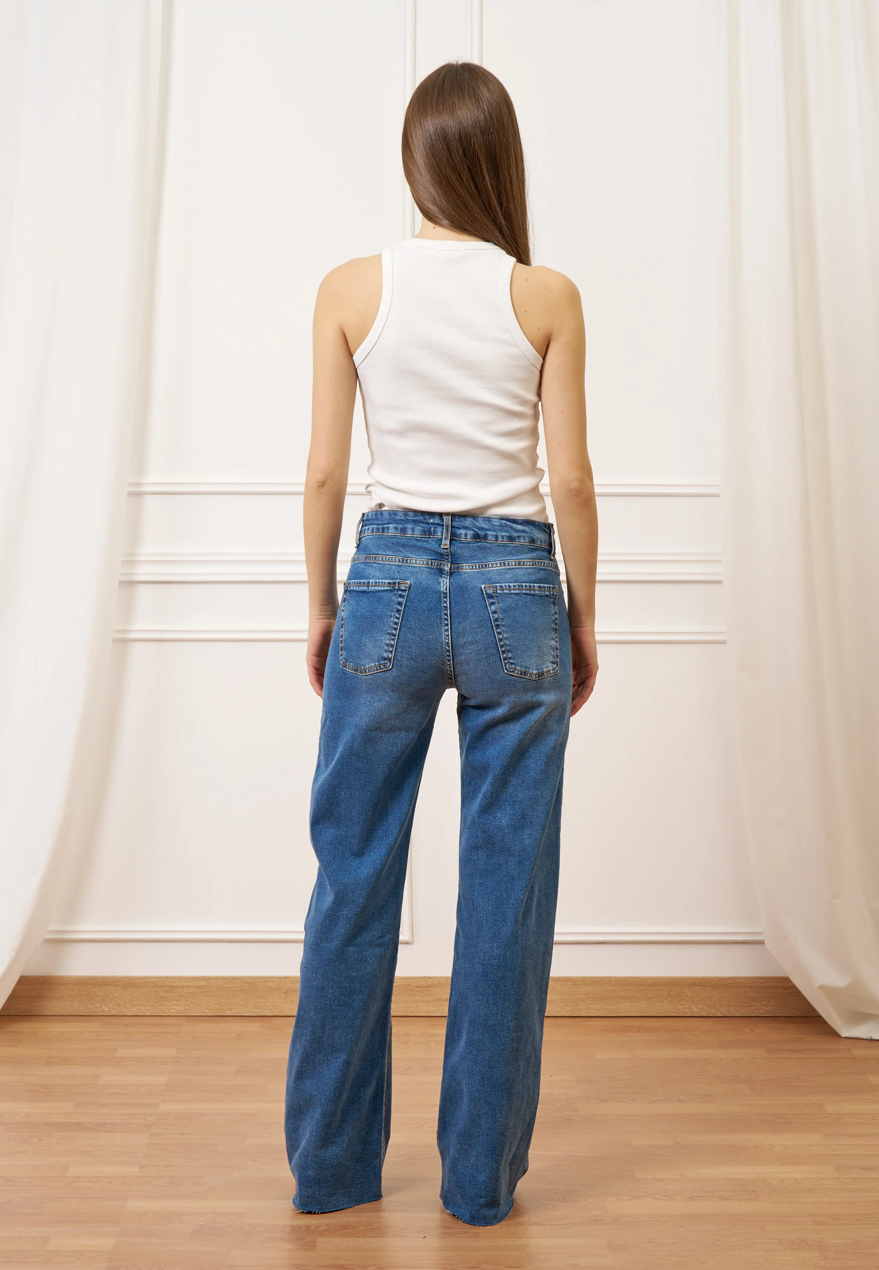 Jeans con fondo taglio vivo - JEANS - Image 5