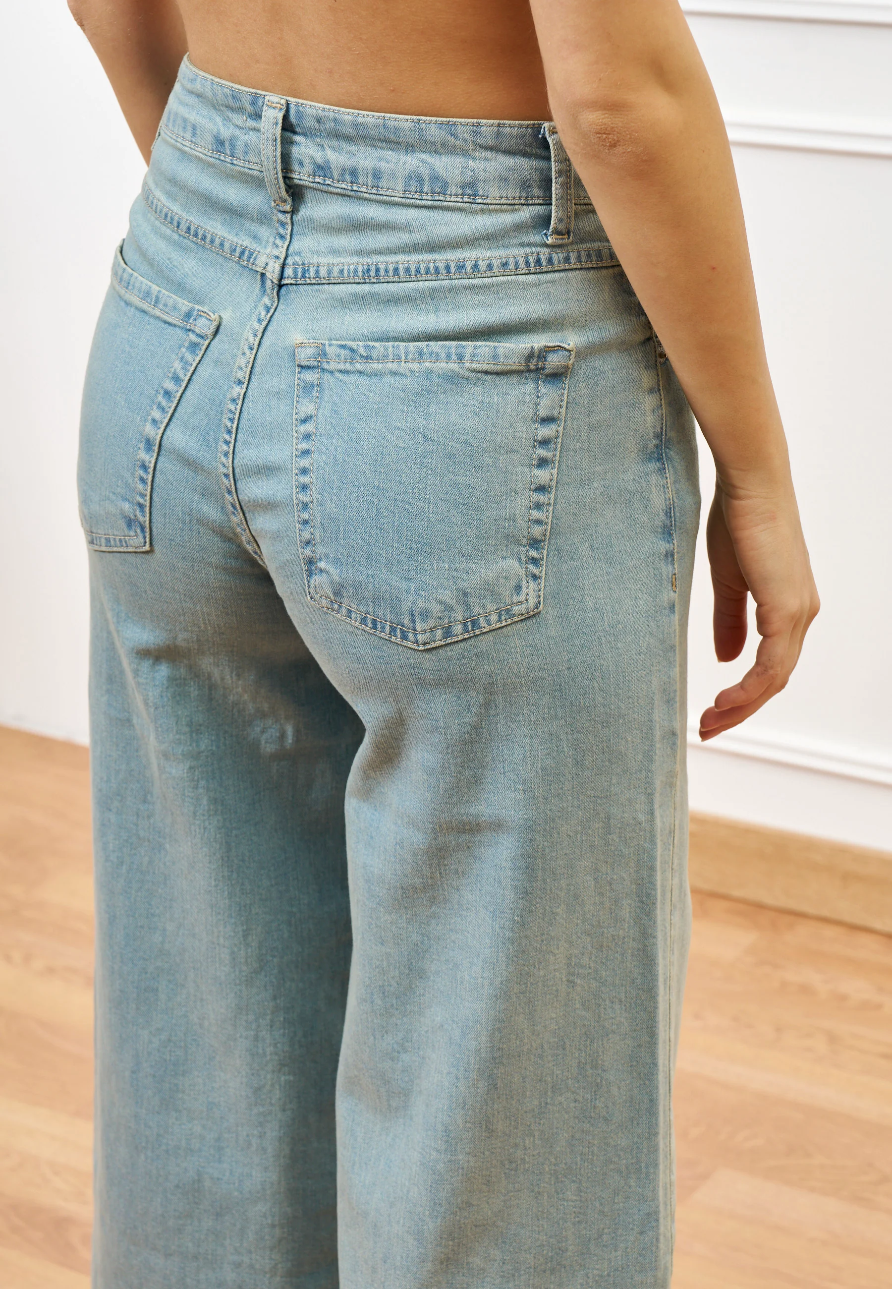 Jeans con gamba ampia a vita alta - JEANS - Image 6