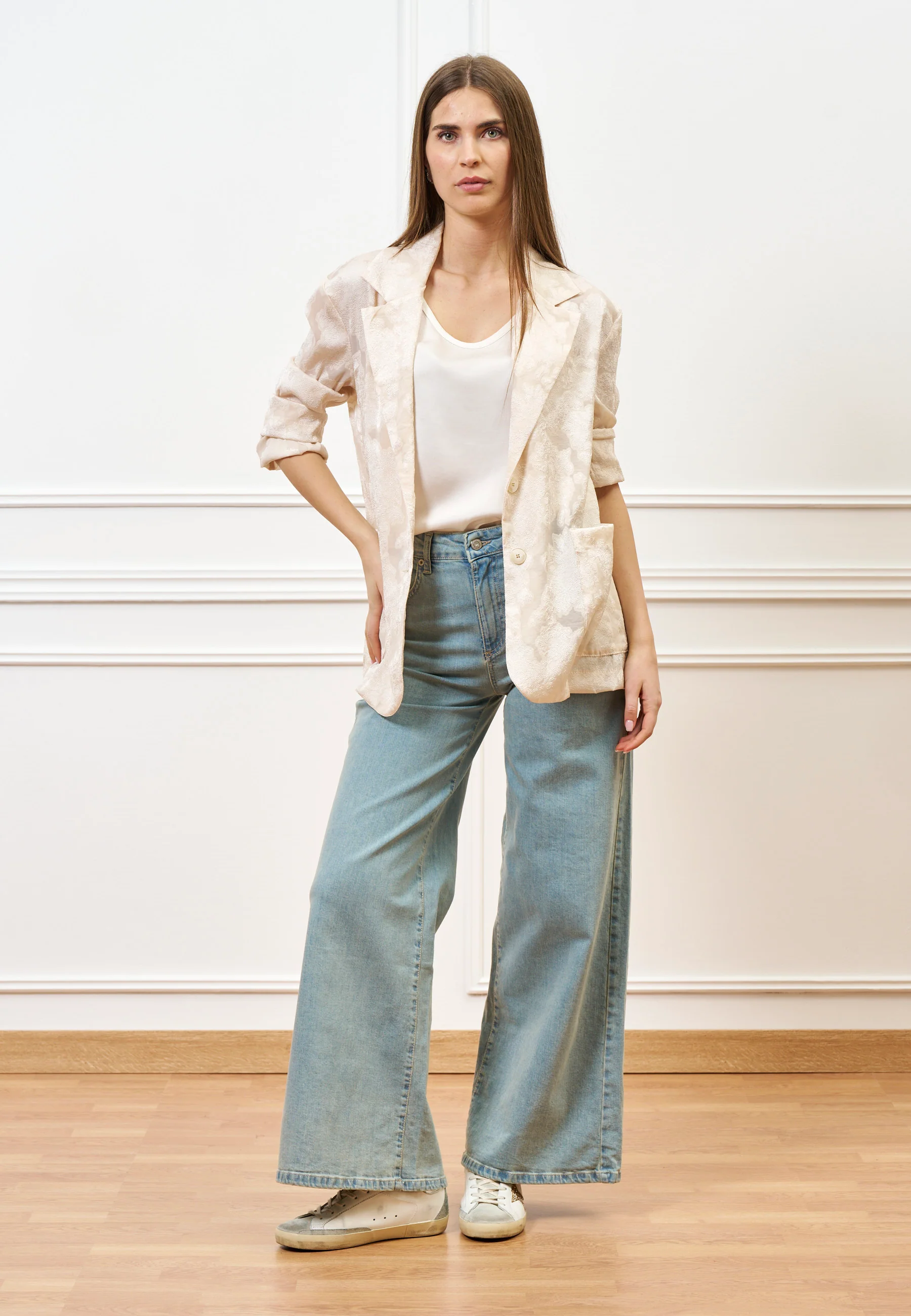 Jeans con gamba ampia a vita alta - JEANS - Image 7