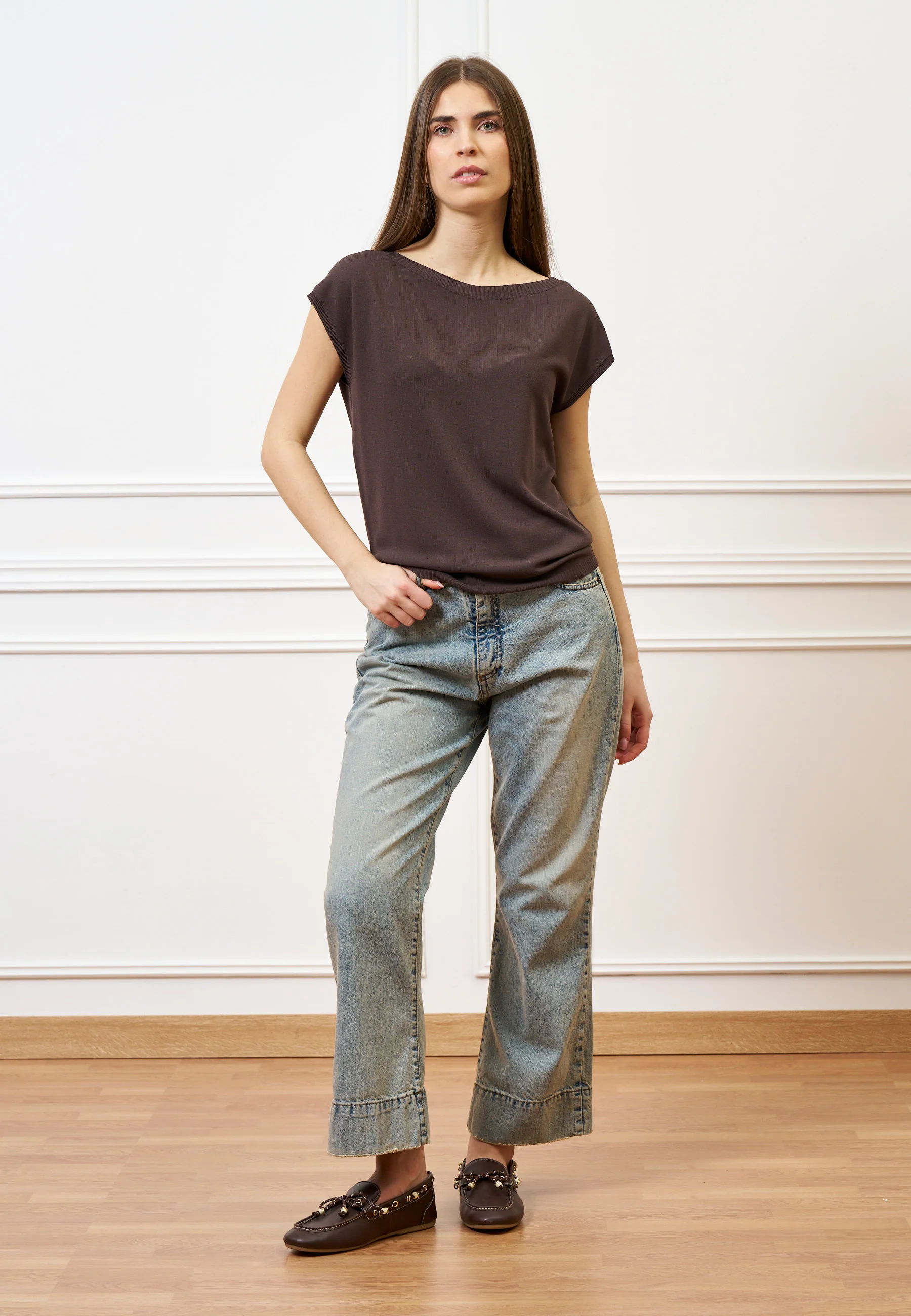 Maglia con scollo a barca smanicata - MARRONE - Image 2