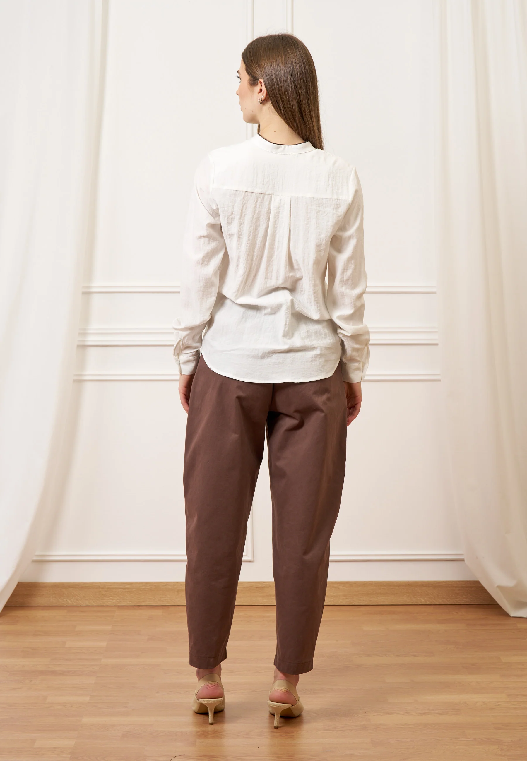 Pantalone balloon con pinces - MARRONE - Image 10