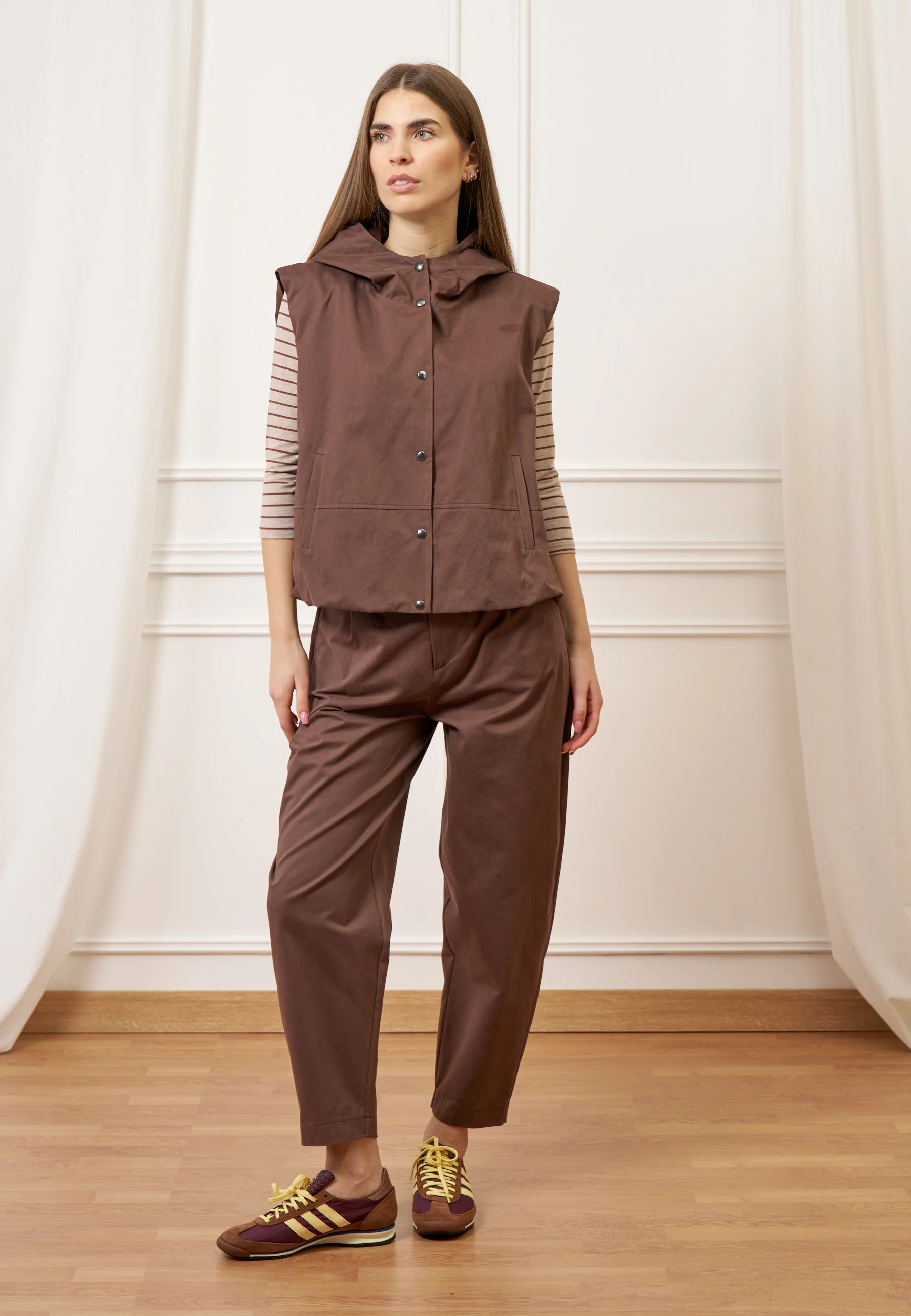 Pantalone balloon con pinces - MARRONE - Image 4