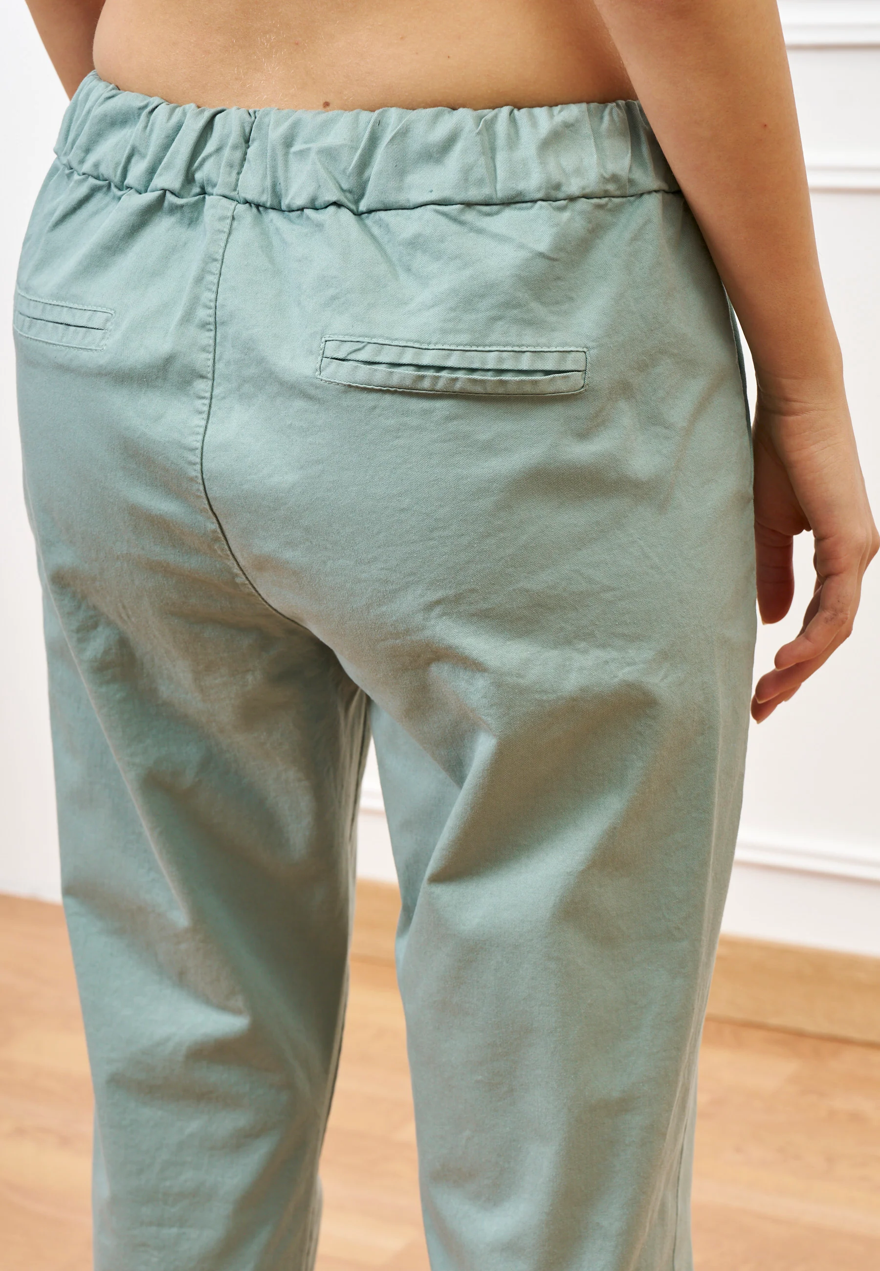 Pantalone sigaretta con elastico sul retro - SALVIA - Image 5