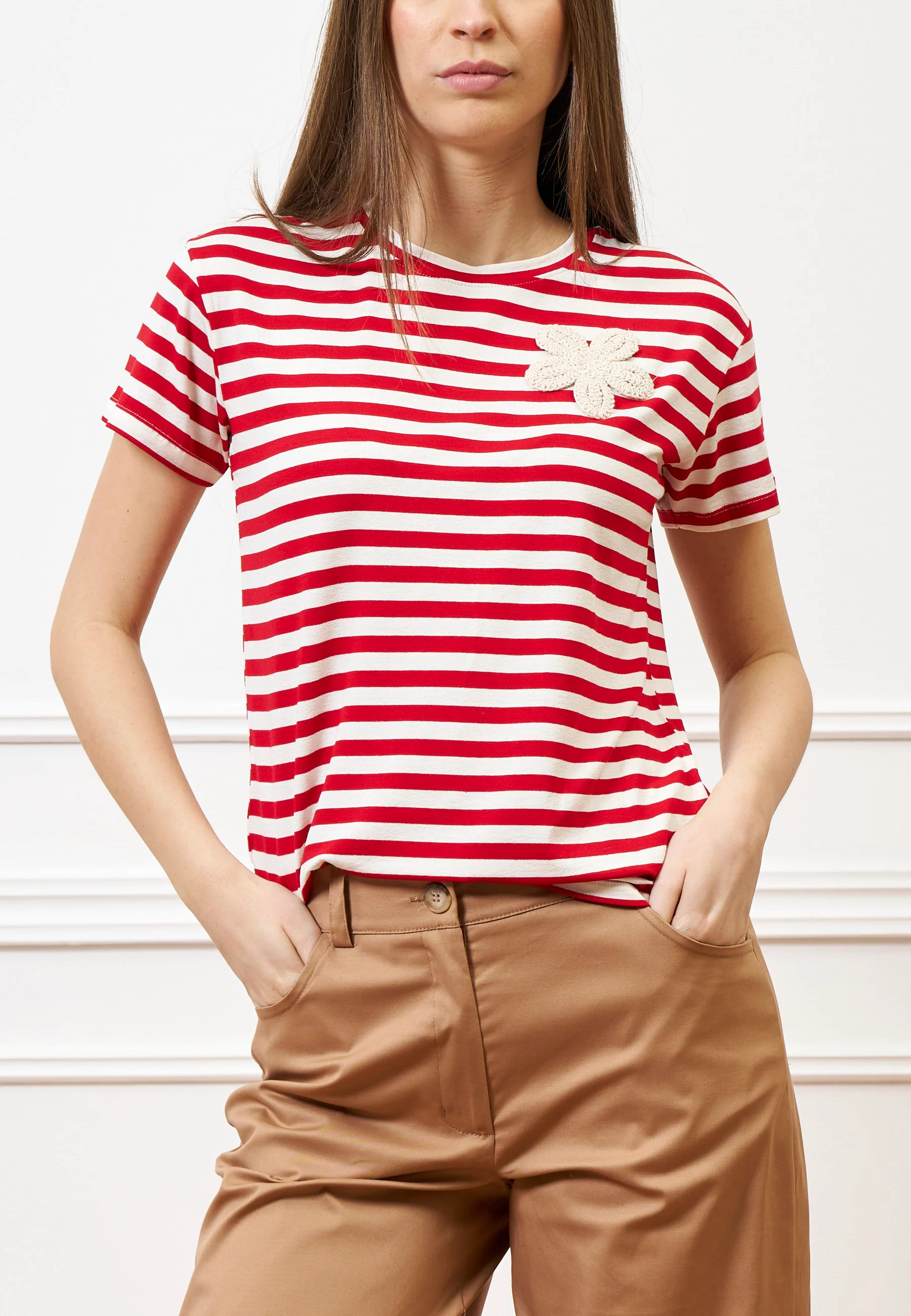 T-shirt a righe con fiore crochet - AVORIO/ROSSO