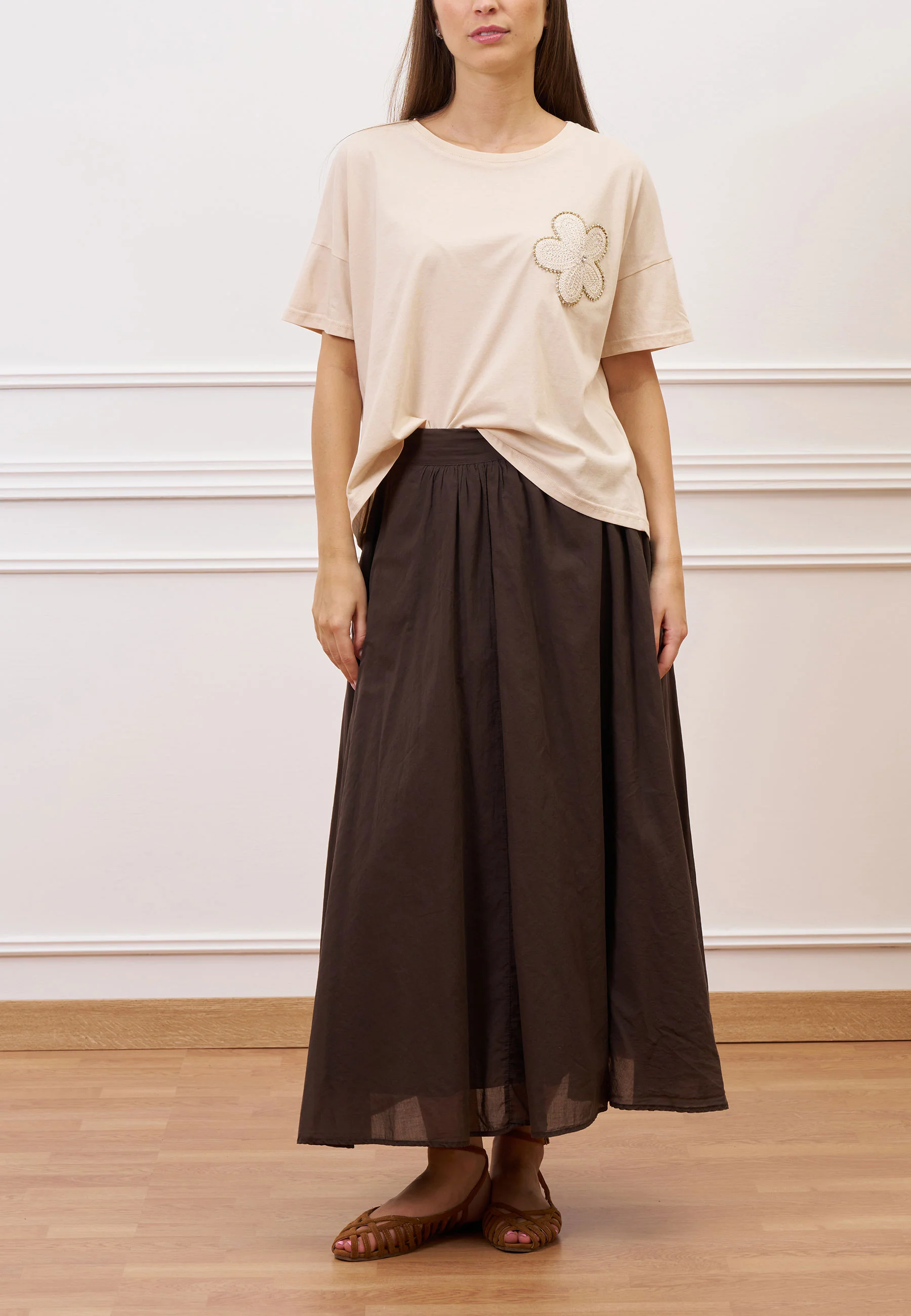 T-shirt con applicazione fiore crochet - BEIGE - Image 4