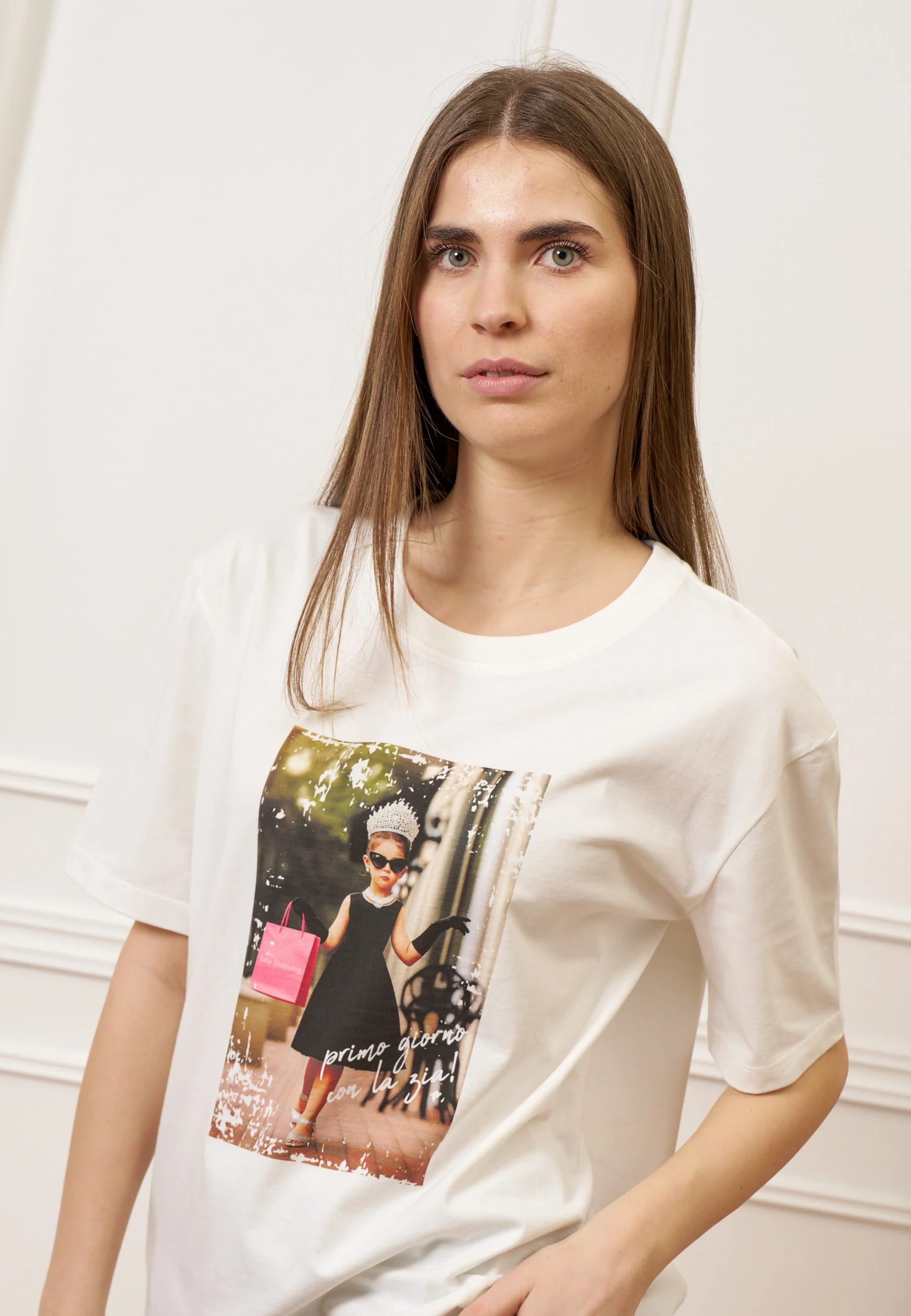 T-shirt con stampa bambina corona - AVORIO - Image 2
