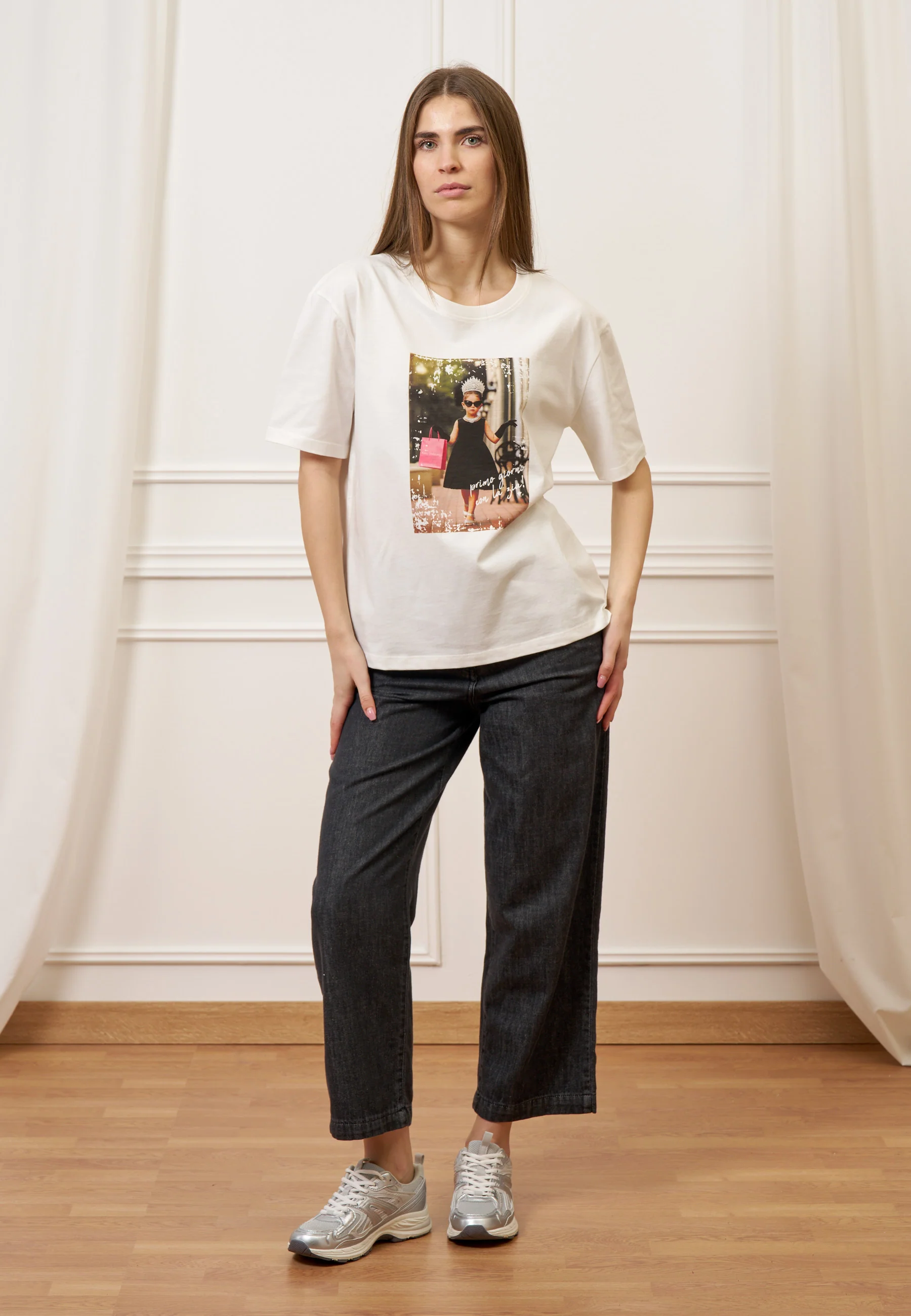 T-shirt con stampa bambina corona - AVORIO - Image 3