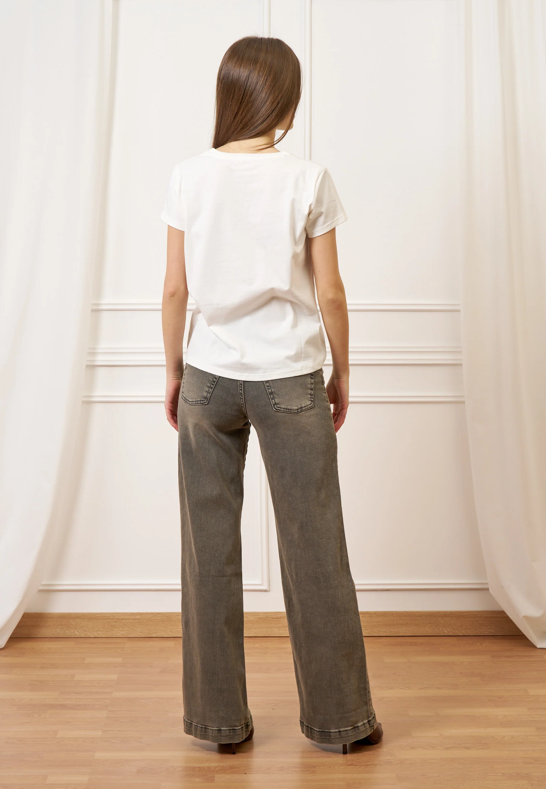 T-shirt con stampa cappello paglia - AVORIO - Image 4