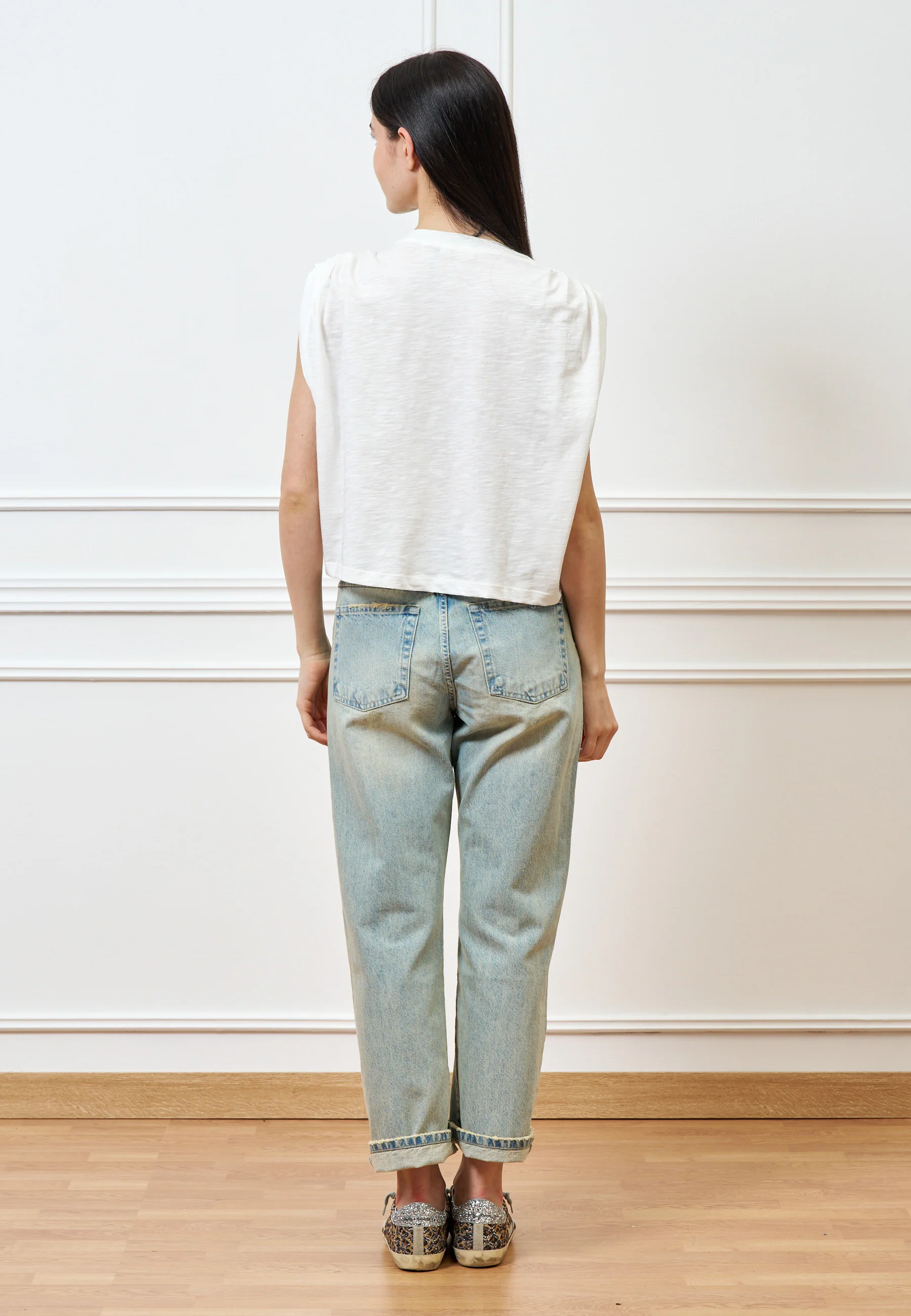 T-shirt crop con spalle arricciate - AVORIO - Image 4