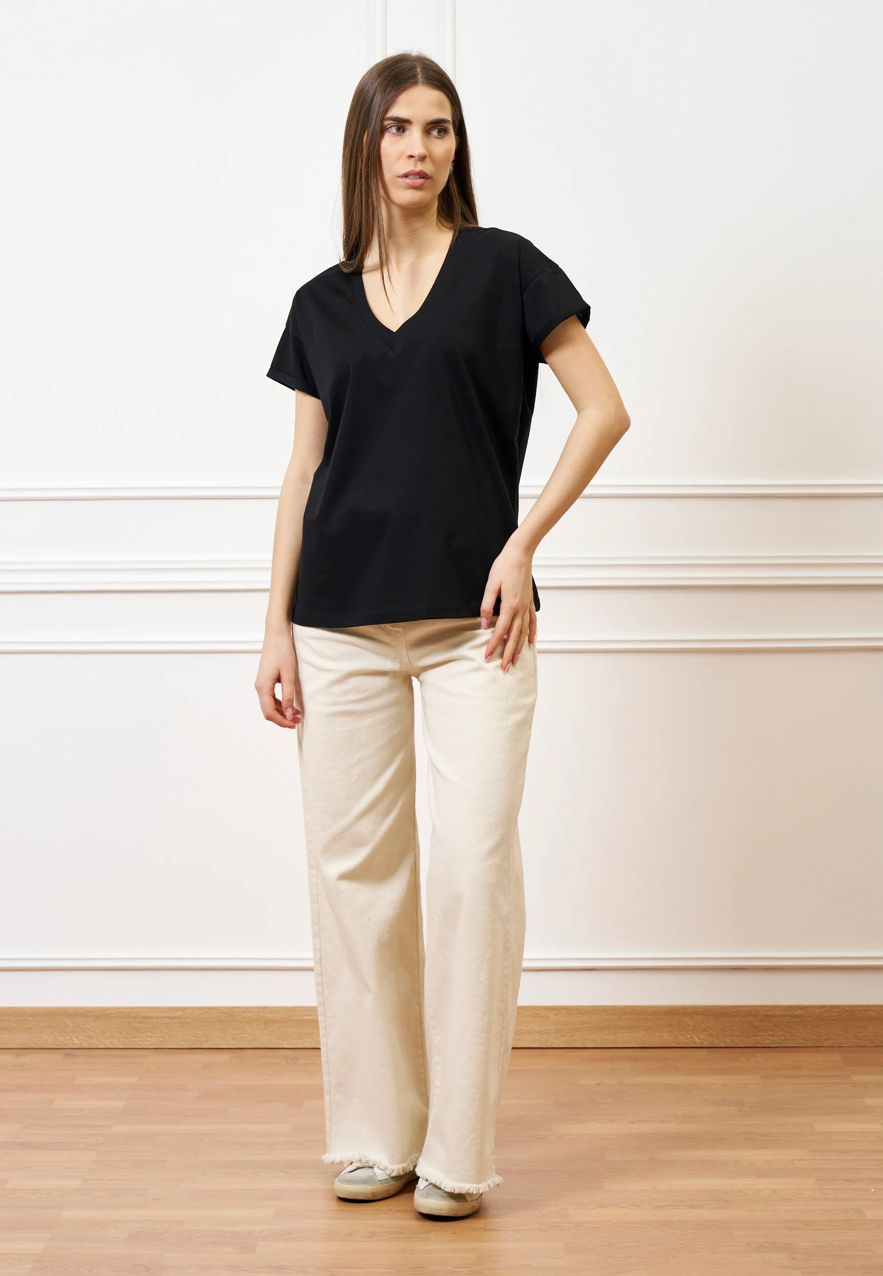 T-shirt over scollo a v - NERO - Image 3