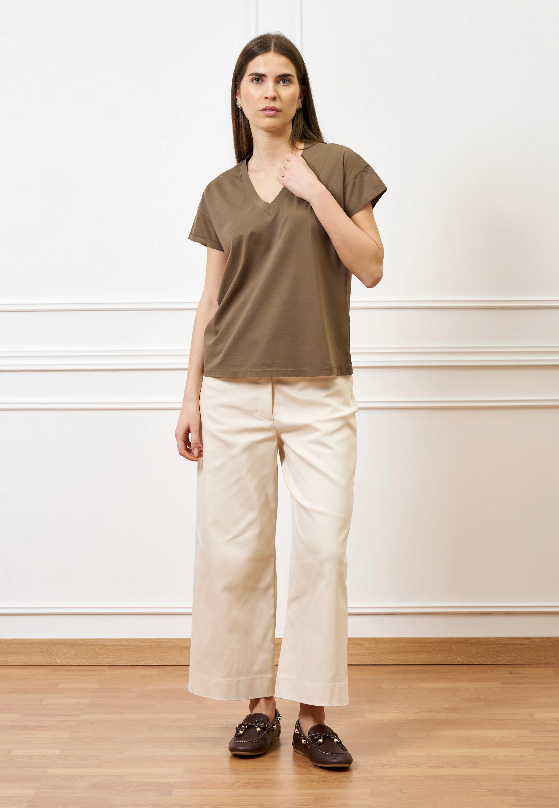 T-shirt over scollo a v - NOCCIOLA - Image 3