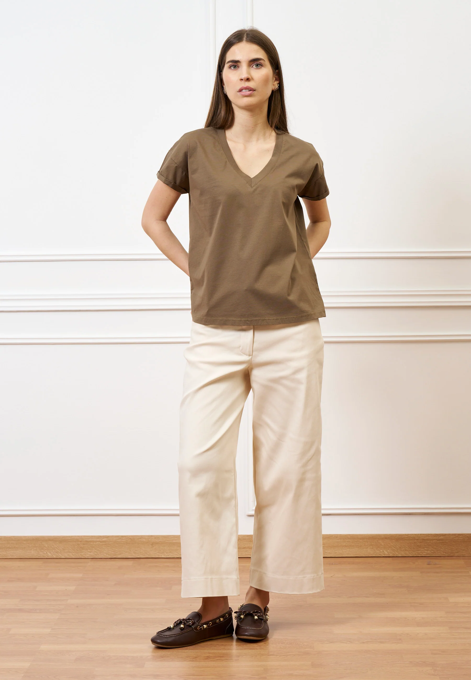 T-shirt over scollo a v - NOCCIOLA - Image 4