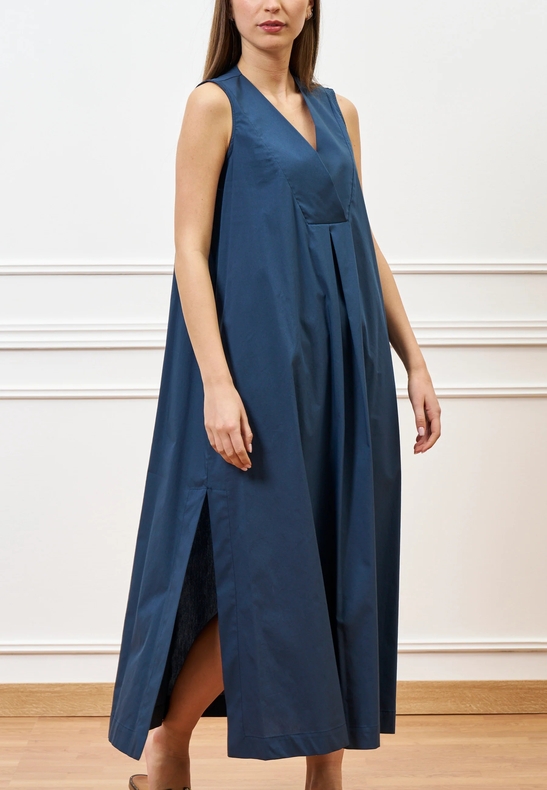 Vestito lungo smanicato in cotone  - BLU - Image 4